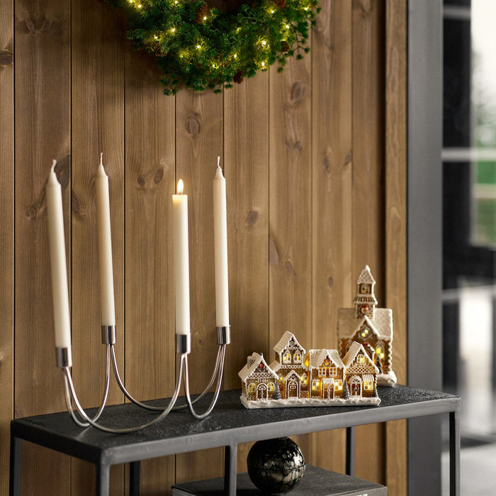 Pepparkaksby med LED-ljus